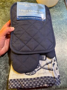 Mainstays Navy 7-Piece Kitchen Towel & Oven Mitt Set